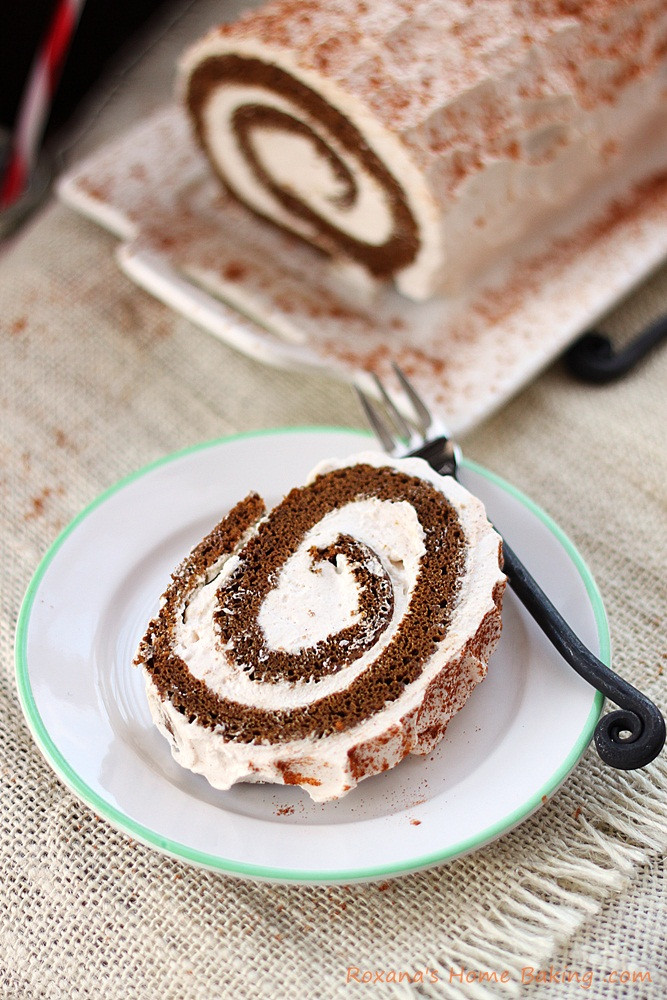Christmas Roll Cakes
 Gingerbread roll cake recipe