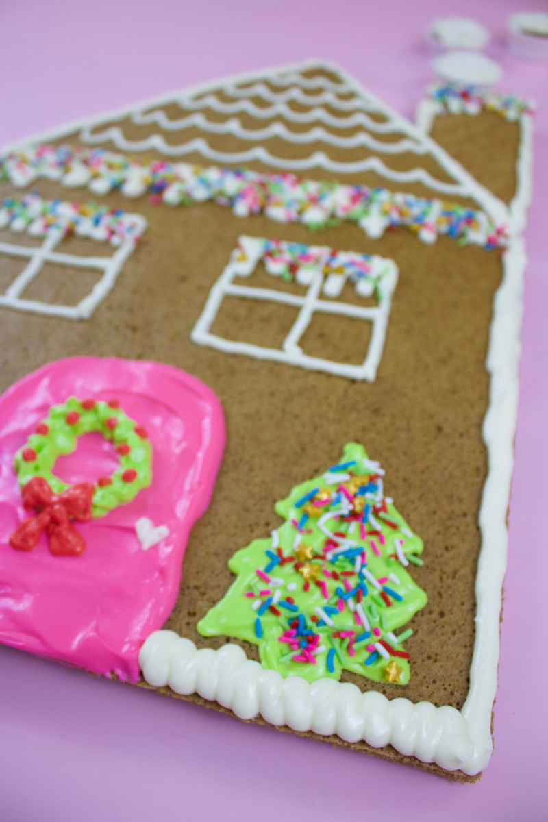 Christmas Sheet Cake
 Christmas Sheet Cakes As Colorful Gingerbread Houses • A