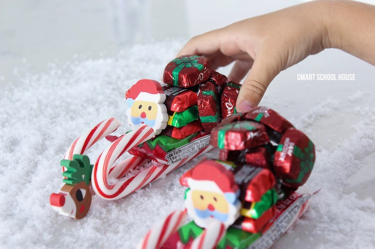 Christmas Sleigh Candy
 How to Make a Candy Sleigh Smart School House