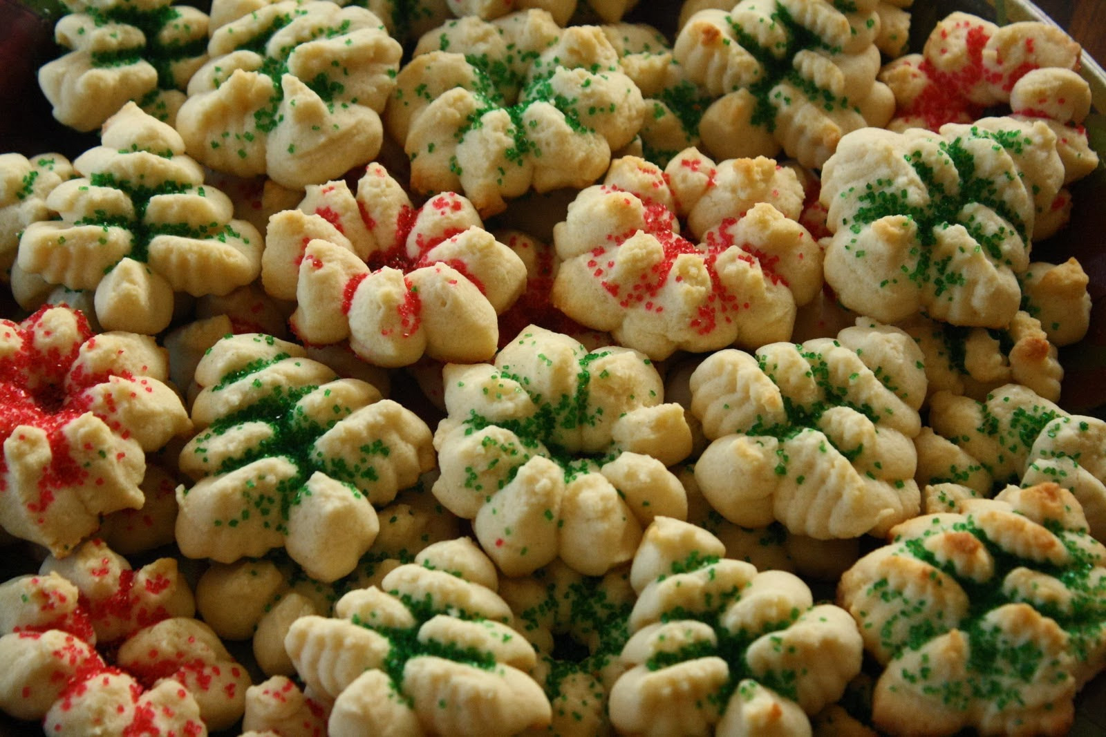 Christmas Spritz Cookies
 Doux Reviews Holiday treats Spritz