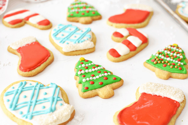 Christmas Sugar Cookies With Royal Icing
 How to Make Holiday Sugar Cookies with Royal Icing