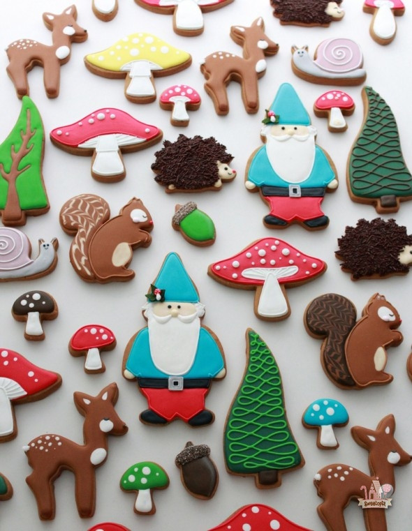 Christmas Themed Cookies
 22 Fall Favorite Cookie and Cupcake Recipes & Tutorials