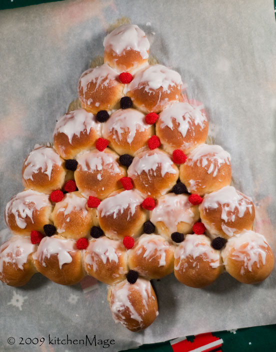 Christmas Tree Bread
 Your Ultimate Guide To Christmas Cooking With Kids 50