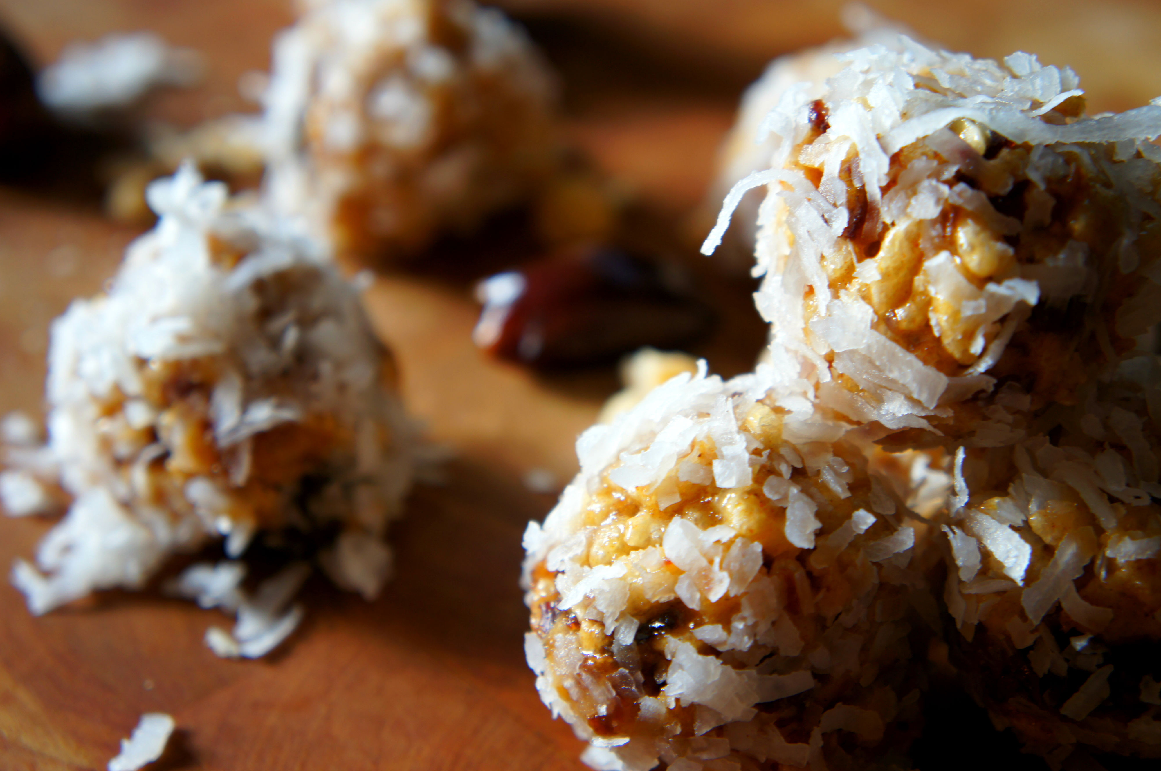 Coconut Christmas Cookies
 Rice Krispie Coconut Date Ball Christmas Cookie Recipe