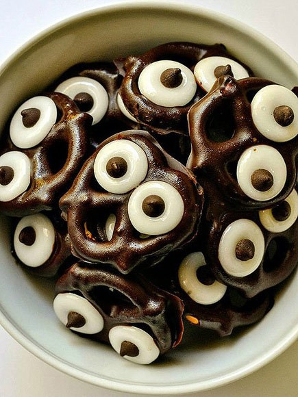 Creepy Halloween Desserts
 Halloween Party Snacks and Spooky Desserts You Can