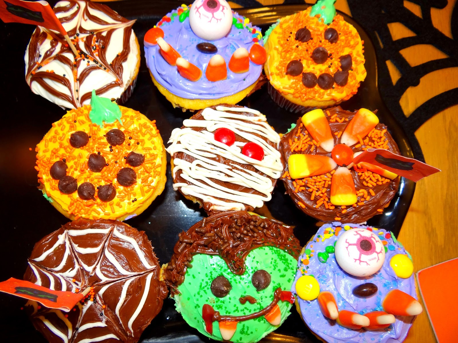 Cute Halloween Cupcakes
 Pattie s Place Halloween Cupcakes and Skeleton Brownies