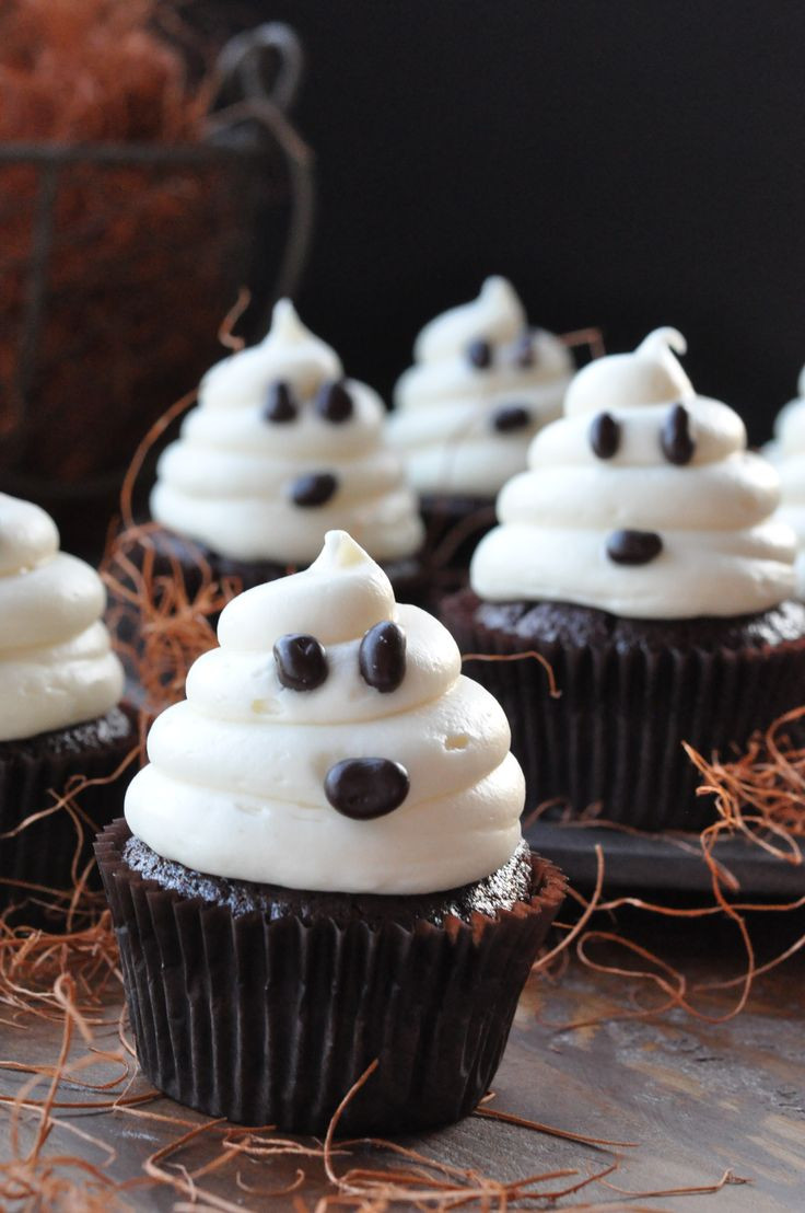 Cute Halloween Cupcakes
 20 Sweet and Easy Treats for Halloween Party Style