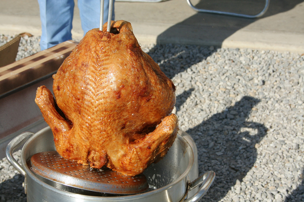 Deep Fried Turkey Thanksgiving
 Signs You re Having Thanksgiving In The Midwest Midwest