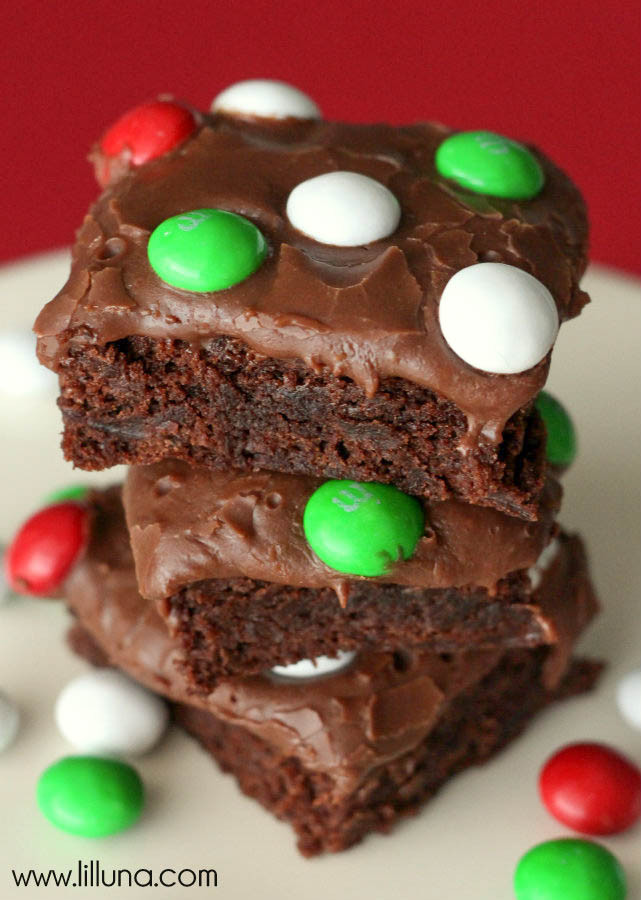 Delicious Christmas Desserts
 Delicious AND Easy Frosted Holiday Mint M&M Brownies from