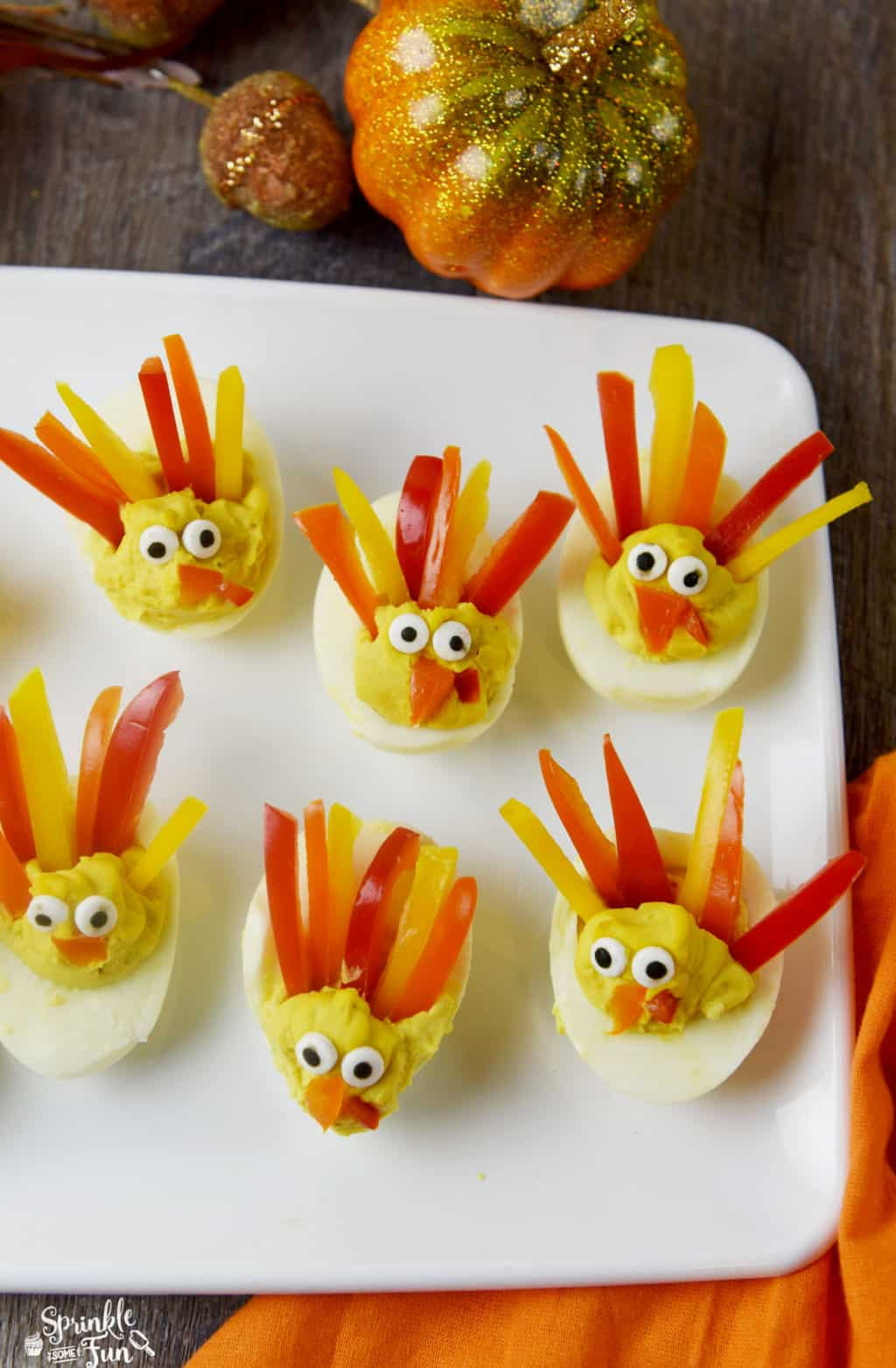 Deviled Eggs For Thanksgiving
 These Deviled Egg Turkeys are a cute way to dress up your
