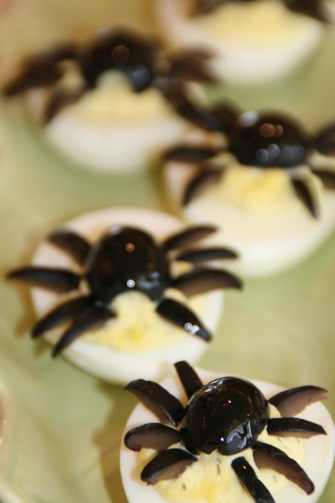 Deviled Eggs Spider Halloween
 Deviled Spide Eggs for Halloween — Shockingly Delicious
