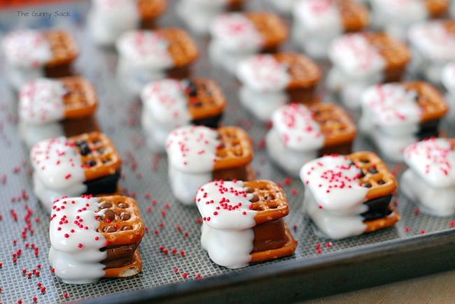 Easiest Christmas Cookies
 Candy Bar Pretzel Bites