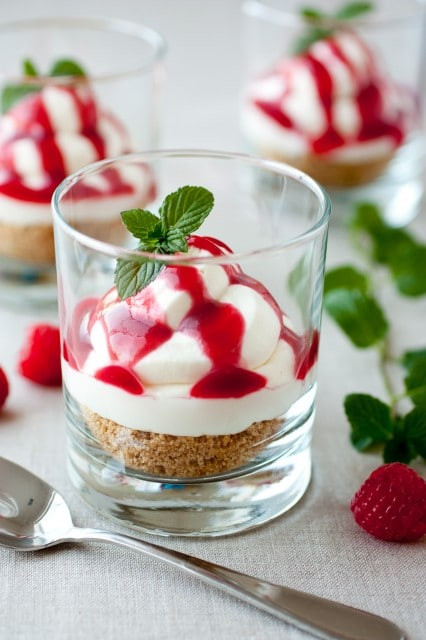 Elegant Christmas Desserts
 No Bake Cheesecake Mousse with Raspberry Sauce Cooking