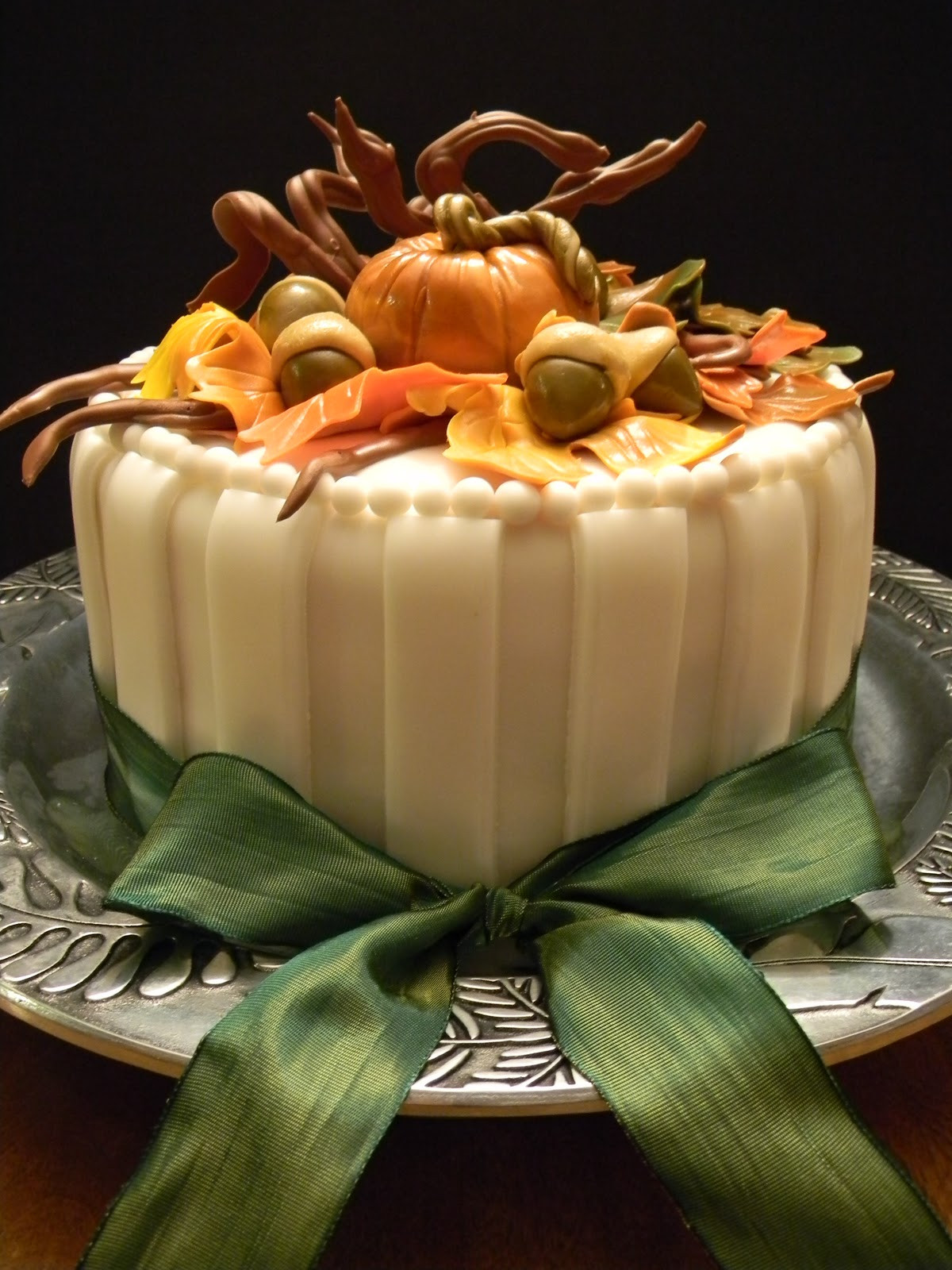 Fall Birthday Cake
 Couture Cakes by Angela Wel e Fall