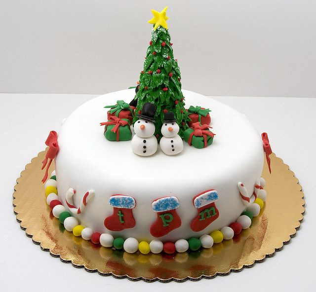 Fondant Christmas Cakes
 1000 ideas about Fondant Christmas Cake on Pinterest