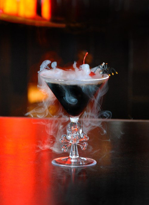 Fun Halloween Drinks Alcohol
 Spooky Halloween Drinks — Today s Every Mom