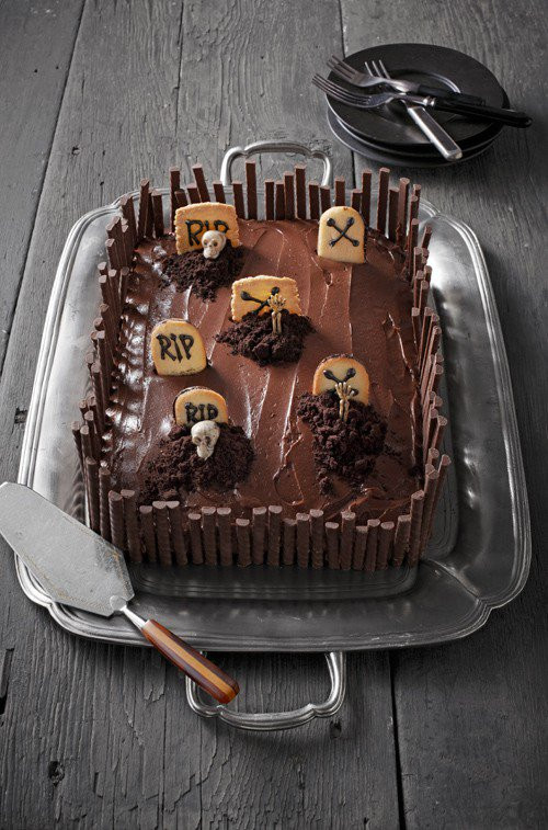 Graveyard Cakes Halloween
 10 Ghoulishly Fun Sweets & Treats You Can Make to