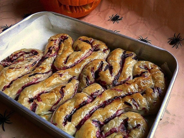 Gross Halloween Desserts
 Gross Halloween Treats That Will Make Your Guests Gag 18