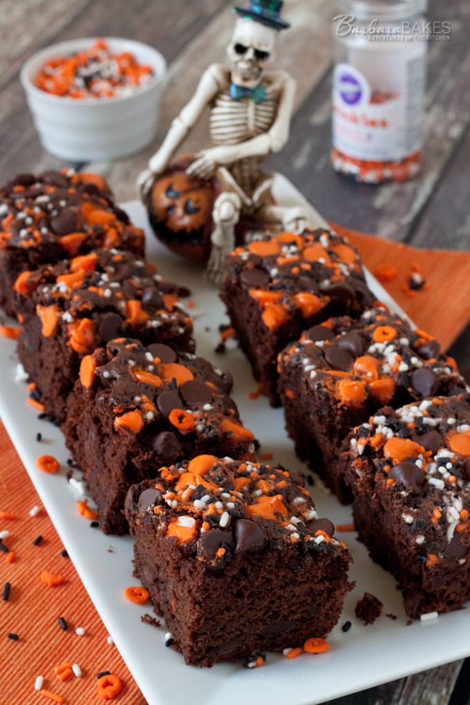 Halloween Brownies Decorating
 10 Spooky Halloween Brownie Recipes Big Bear s Wife