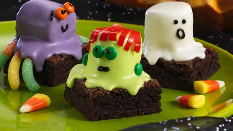 Halloween Brownies Decorating
 Halloween Treats – Spooky Boo Brownie Recipe Design