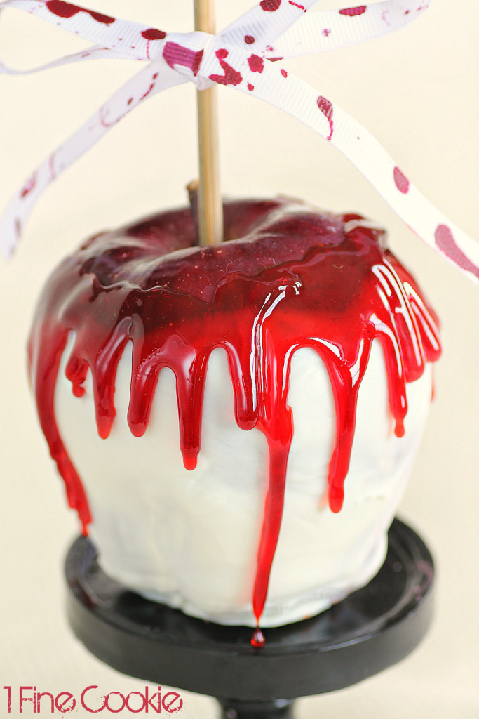 Halloween Caramel Apples Ideas
 Bloody Candy Apples Halloween or True Blood Recipe 1
