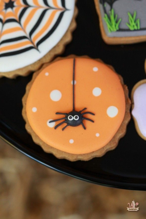 Halloween Cookies Pictures
 Halloween Spider Decorated Cookie Sweetopia