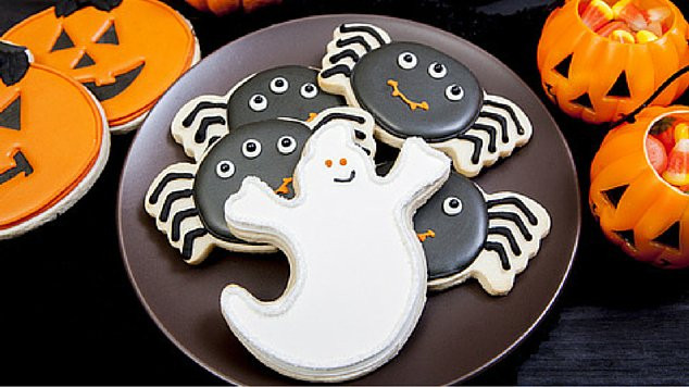 Halloween Cookies Recipes Easy
 11 Easy Halloween Cookie Recipes the Kids will Adore