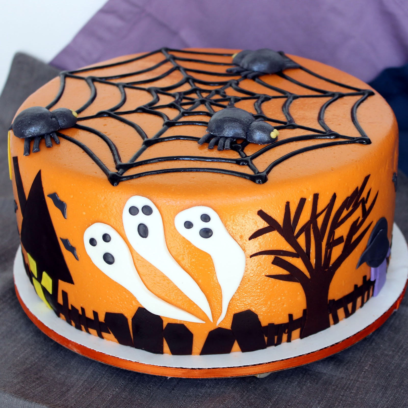 Halloween Decorated Cakes
 Halloween Cake Ideas The Xerxes