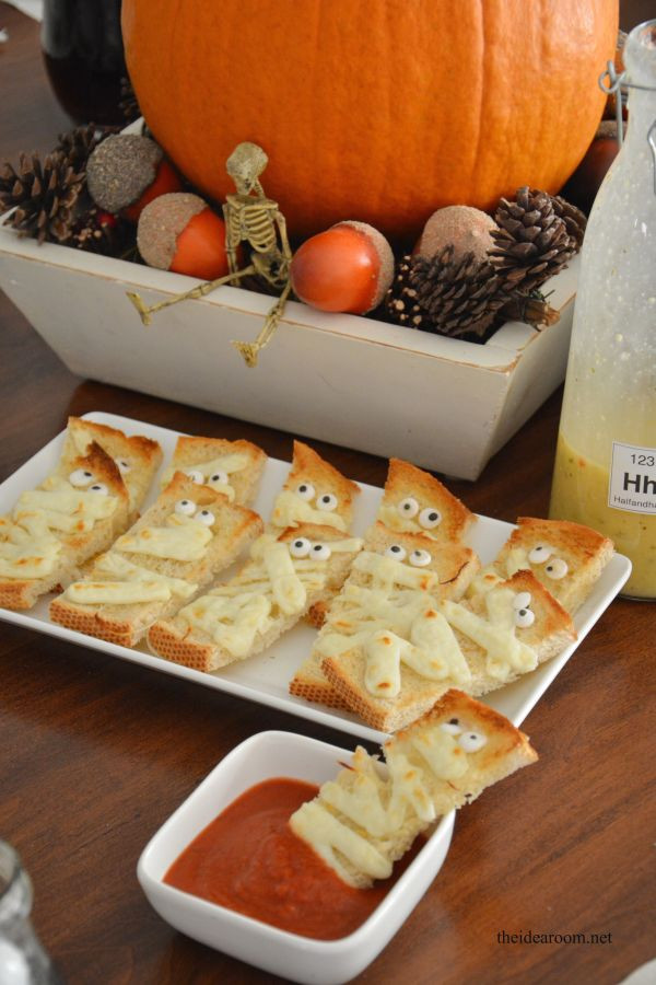 Halloween Dinner Recipes
 It s Written on the Wall We ve Rounded up 18 Yummy & Fun