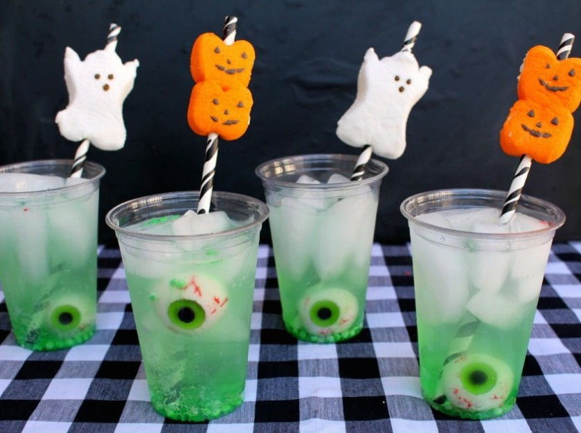 Halloween Food And Drinks
 10 Spooky Halloween Drink Recipes to Scare Your Friends