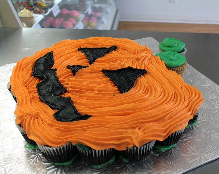 Halloween Pull Apart Cupcakes
 24 best Cupcake Cakes images on Pinterest