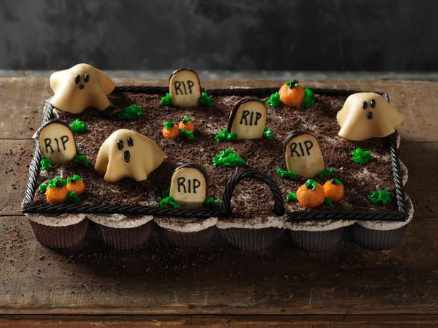 Halloween Pull Apart Cupcakes
 Link Love 5 Sweet Halloween Recipes — the chic brûlée