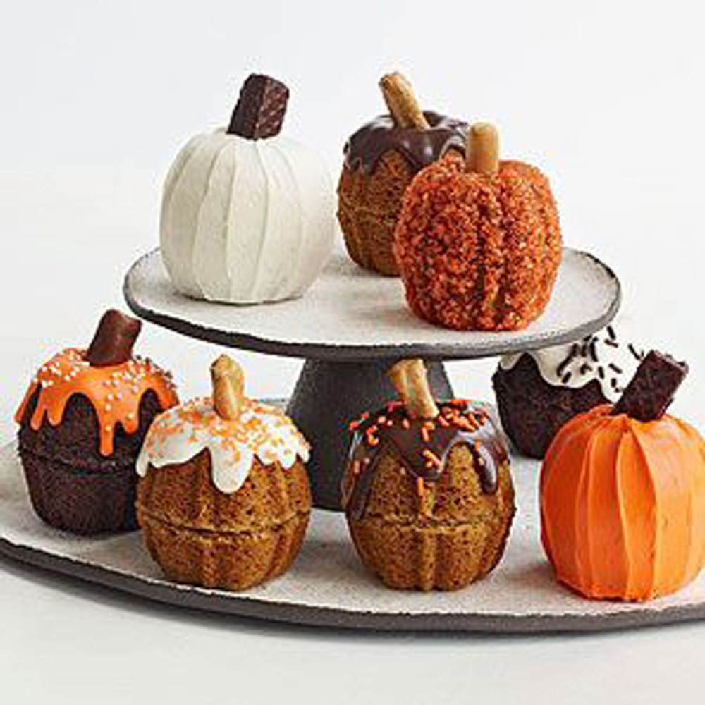 Halloween Pumkin Cakes
 Most Pinned Halloween Candy Treats 2015