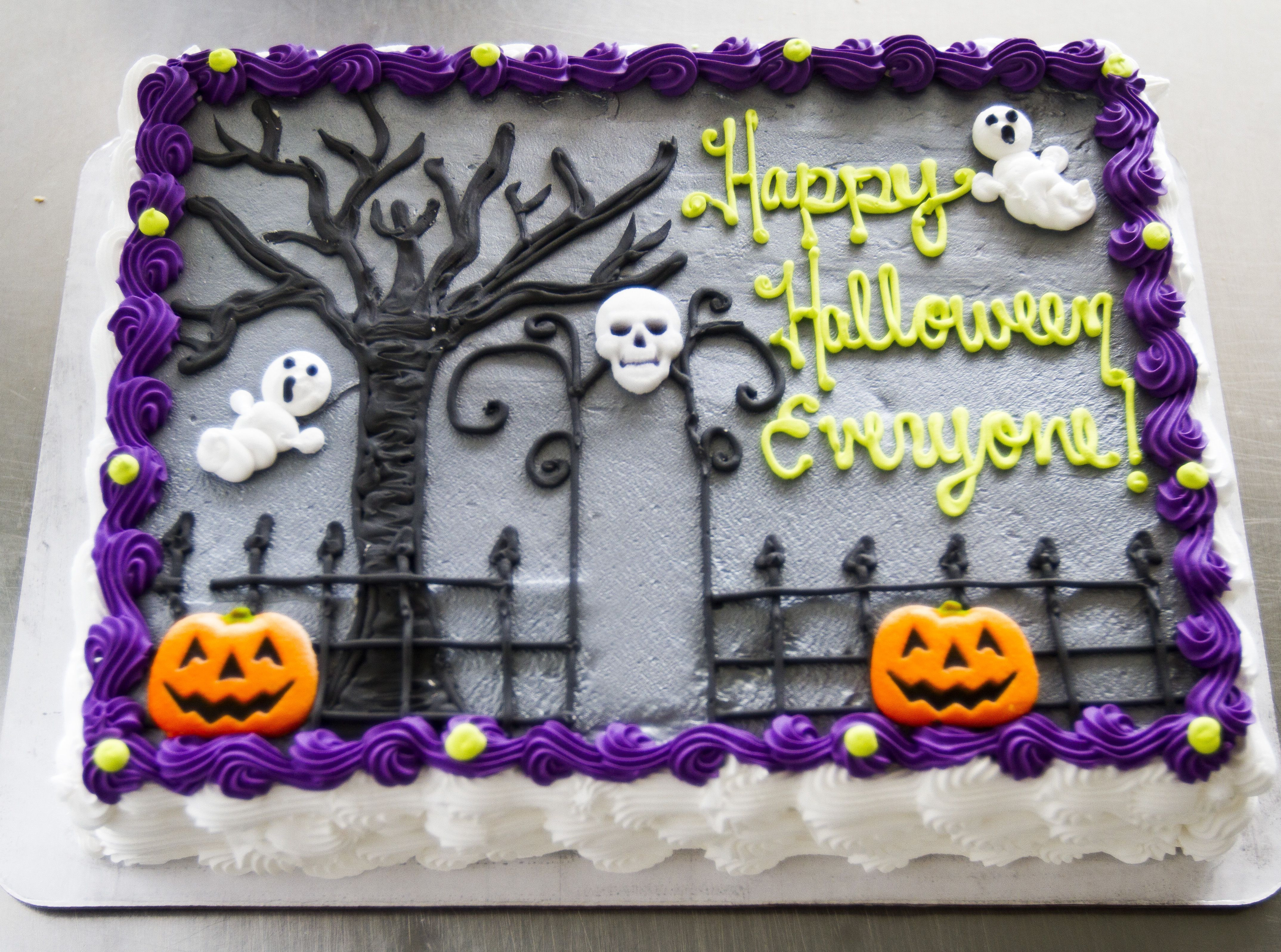 Halloween Sheet Cakes Ideas
 A graveyard cake with ghosts for Halloween Cake 028