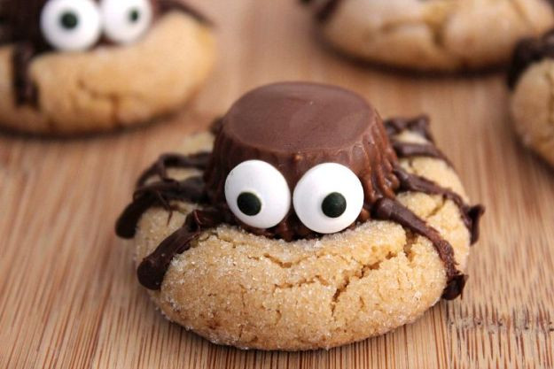 Halloween Spider Cookies
 Halloween Party Food Ideas For Your Little Monsters
