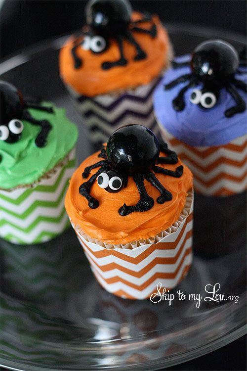 Halloween Spider Cupcakes
 Halloween Cupcakes etzel M&M body sixlet head with