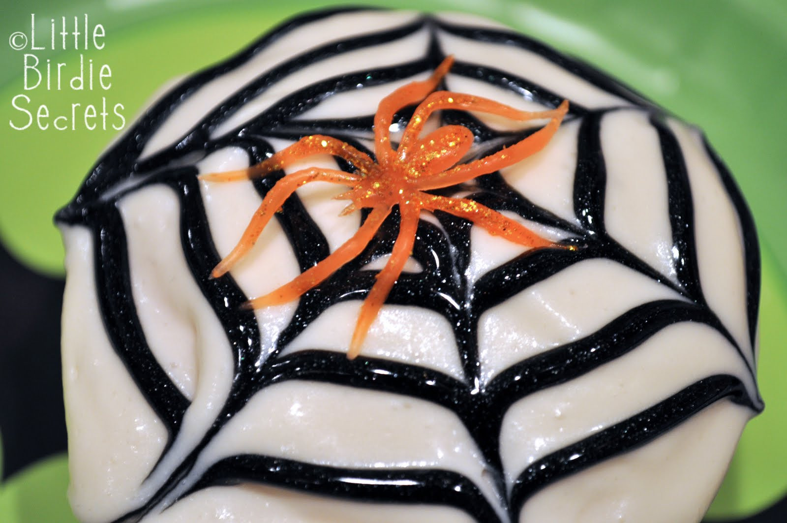 Halloween Spider Cupcakes
 halloween spider web cupcakes