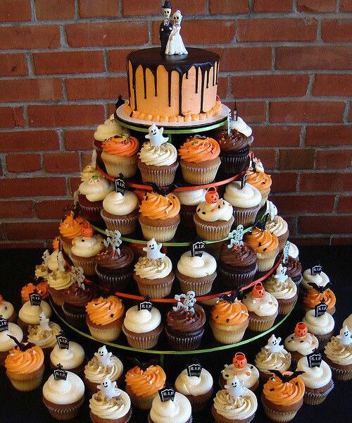 Halloween Themed Wedding Cakes
 Halloween themed weddings