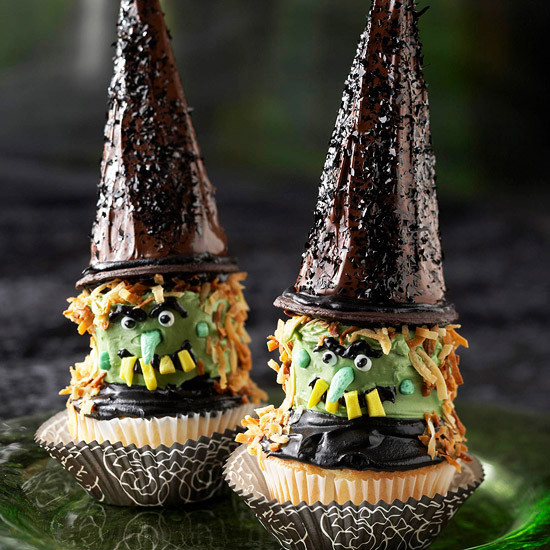 Halloween Witch Cupcakes
 DIY Food Decorating Halloween Cupcakes with Your Kids