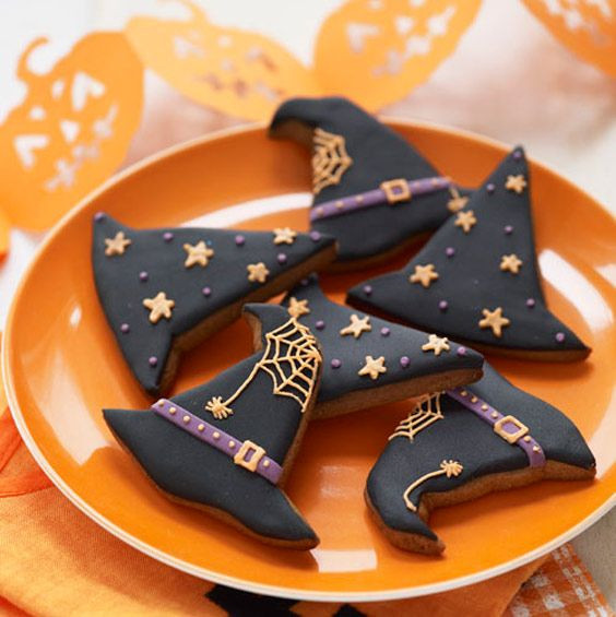 Halloween Witch Hat Cookies
 25 Simple Witch Crafts and Treats Made From Pinterest