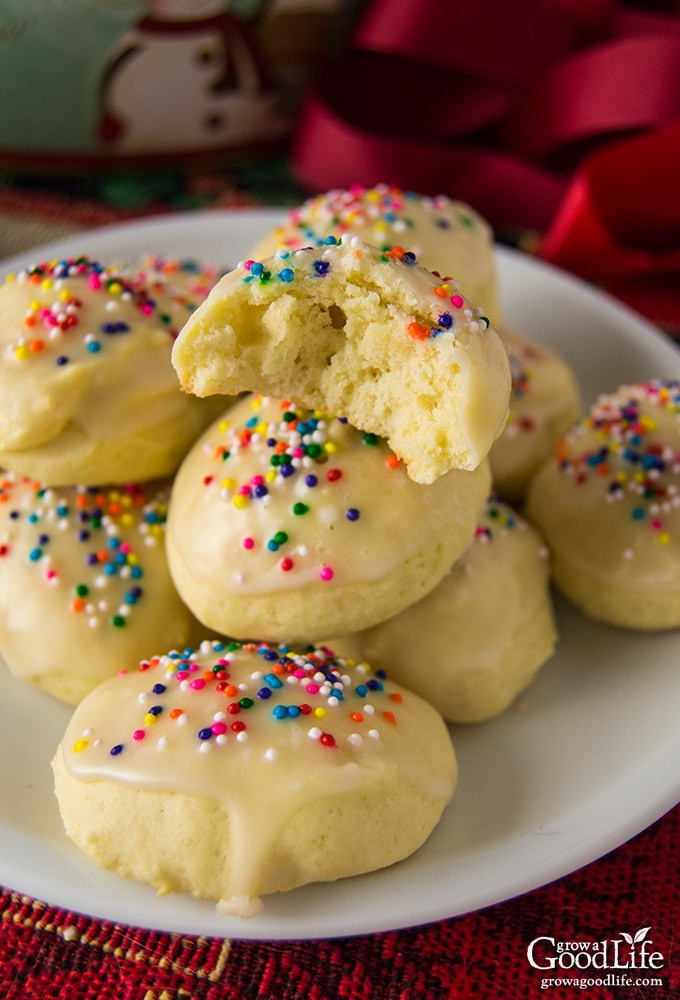 Italian Anise Christmas Cookies
 Auntie’s Italian Anise Cookies