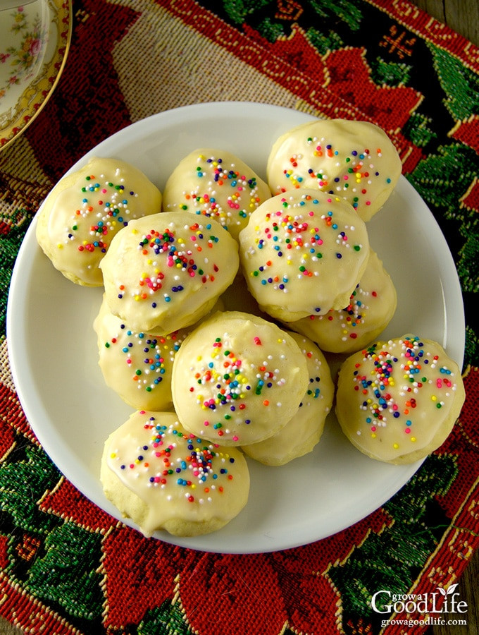 Italian Anise Christmas Cookies
 Auntie’s Italian Anise Cookies