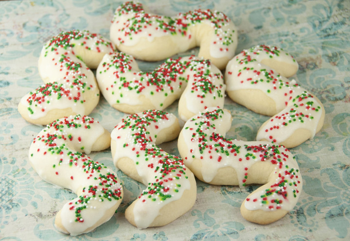 Italian Anise Christmas Cookies
 Italian Anisette Cookies