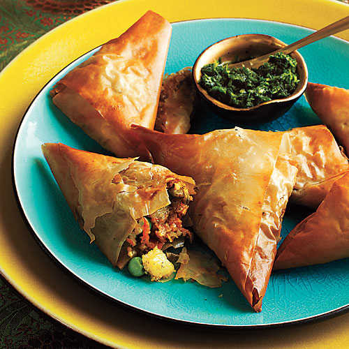 Light Appetizers For Thanksgiving
 Ve able Samosas with Mint Chutney Thanksgiving