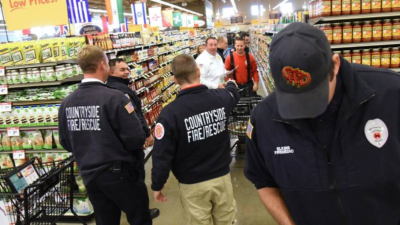 Marianos Thanksgiving Dinner
 Countryside firefighters shop for Thanksgiving dinner for