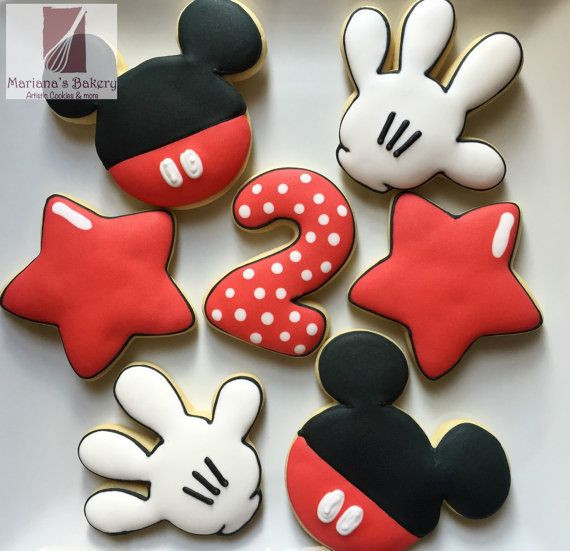 Mickey Christmas Cookies
 Best 25 Mickey mouse cookies ideas on Pinterest
