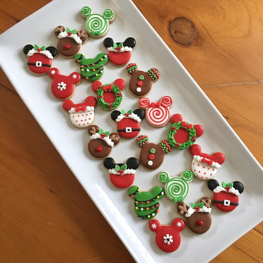 Mickey Mouse Christmas Cookies
 Mickey Mouse mini Christmas cookies