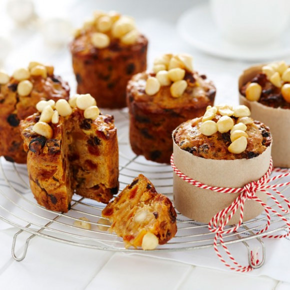 Mini Christmas Cakes
 Mini Blond Christmas Cakes Recipe myfoodbook