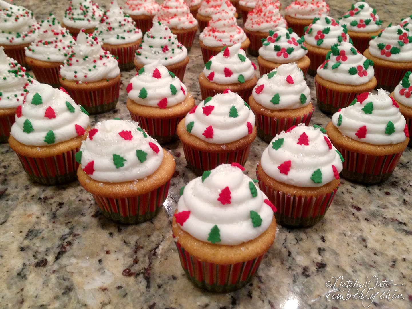 Mini Christmas Cup Cakes
 Mini Christmas Cupcakes by Kim and Nat