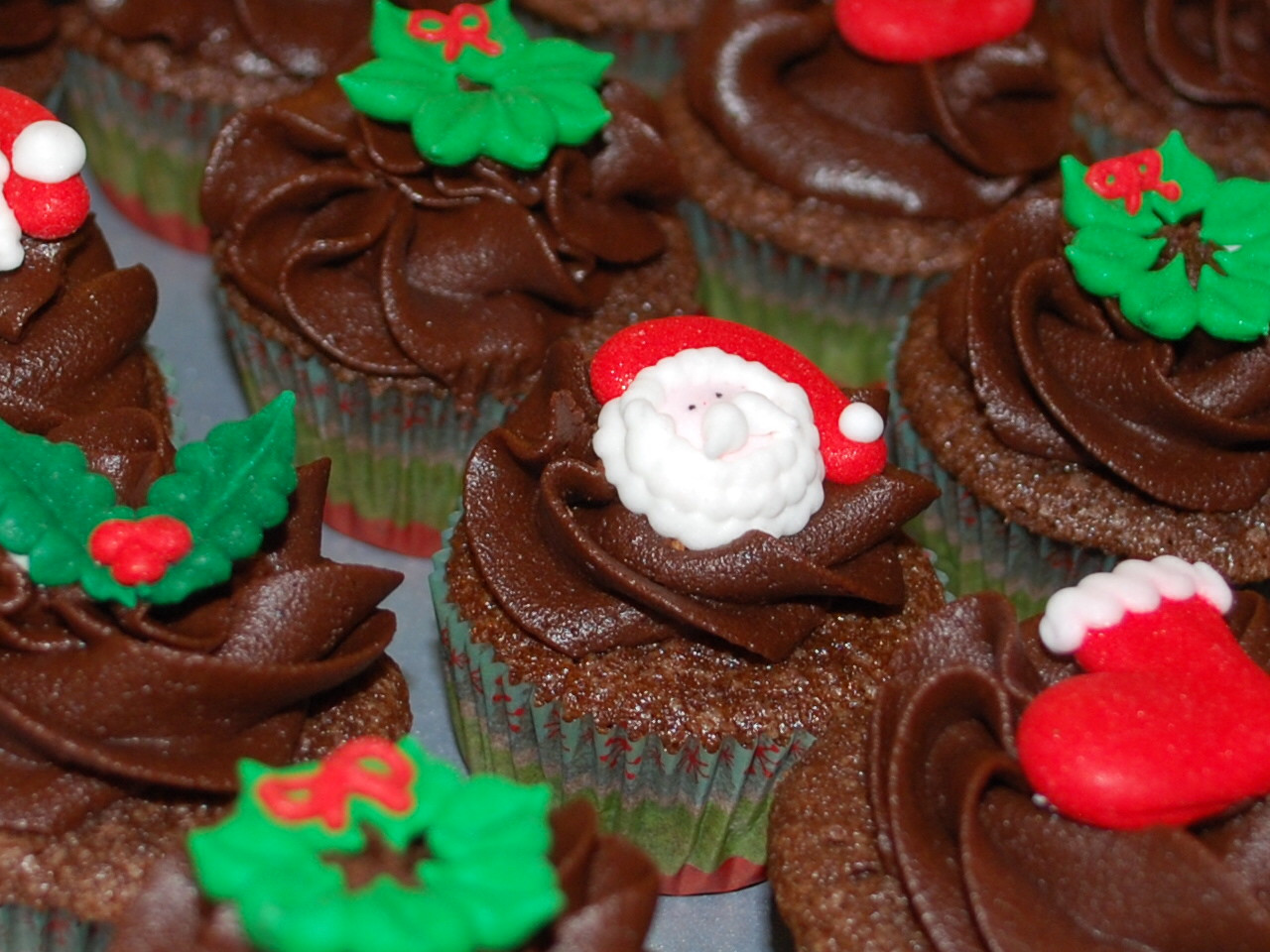 Mini Christmas Cup Cakes
 Mini Christmas Cupcakes